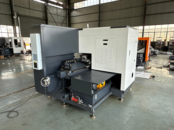 數(shù)控圓鋸機(jī)左后側(cè)